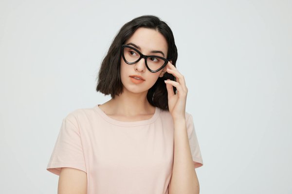Quelles techniques pour réduire l'apparence des pores avant le maquillage ?