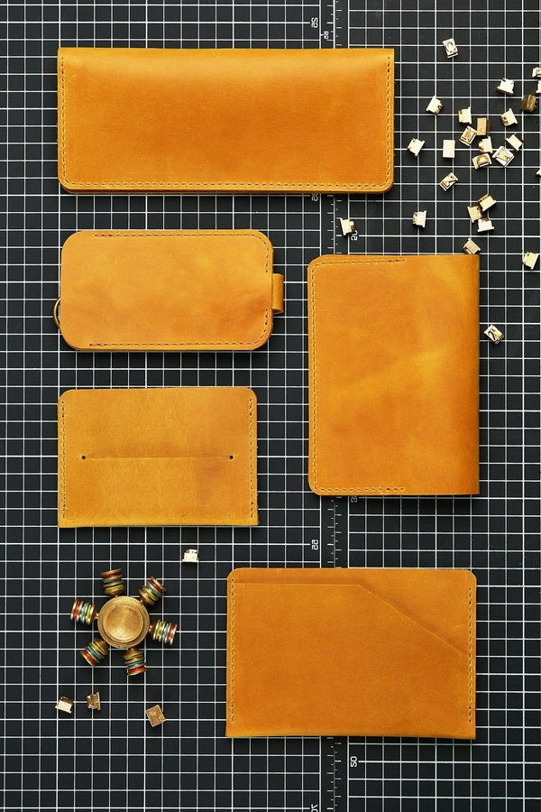 Porte-cartes femme : garder ses cartes organisées dans un format compact et léger