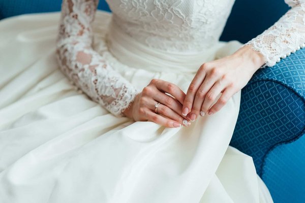 Robe de mariée champagne : pourquoi faire ce choix ?